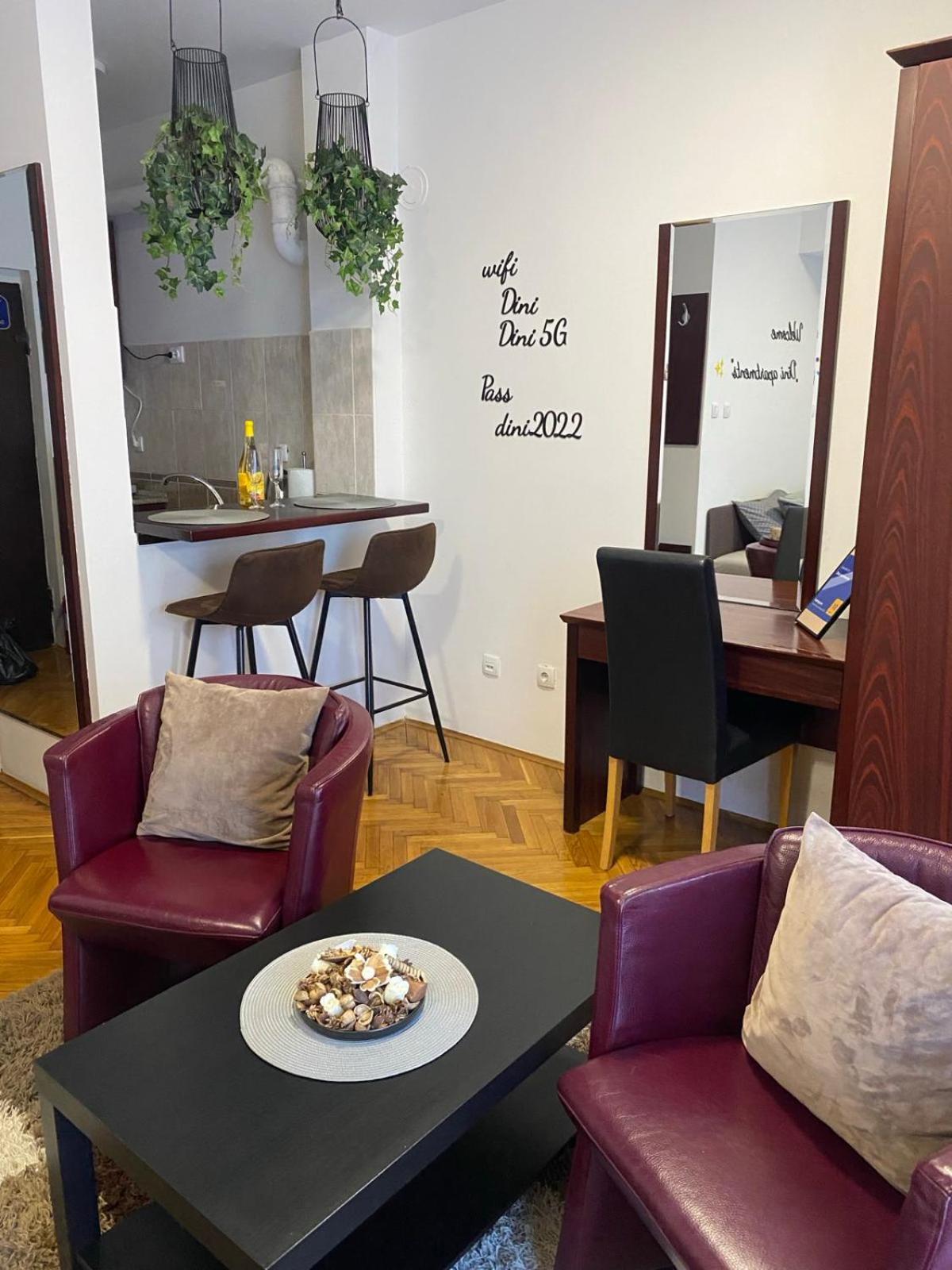 Dini Apartments Novi Sad Luaran gambar