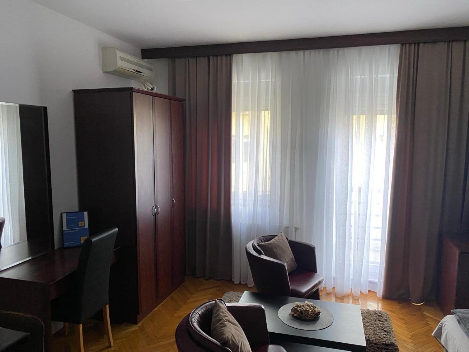 Dini Apartments Novi Sad Luaran gambar